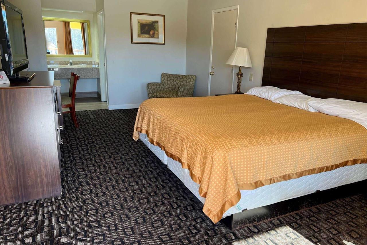 Days Inn & Suites By Wyndham Brewton Kültér fotó